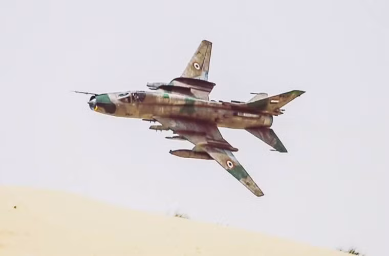 Đồng thời, Không quân Syria oanh kích dữ dội các căn cứ của nhóm khủng bố IS ở phía đông Trạm T3 và các khu vực khác. Ảnh: AMN.