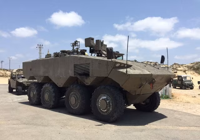 Eitan 8x8 được trang bị bộ giáp mới nhất giúp bảo vệ an toàn tối đa cho tổ lái và nâng cao khả năng sống sót trong trường hợp bị tấn công. Ảnh: Snafu-solomon.com.