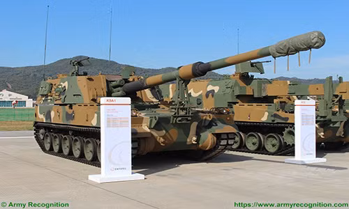 Theo Army Recognition dẫn thông tin từ Bộ Quốc phòng Estonia ngày 26/6 cho biết, nước này đã ký hợp đồng có tổng giá trị lên tới 46 triệu euro với Công ty Quốc phòng Hanwha của Hàn Quốc về việc mua 12 hệ thống pháo tự hành K9 Thunder 155 mm. Ảnh: AR.