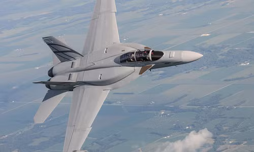 Theo trang tin quân sự Defence Blog dẫn thông báo từ Bộ Quốc phòng Mỹ ngày 27/6 cho biết, tập đoàn Boeing tại St Louis, bang Missouri, vừa được trao hợp đồng cung cấp 22 chiếc tiêm kích F/A-18E và 6 chiếc F/A-18F Super Hornet cho Không quân Kuwait. Ảnh: Defence Blog.