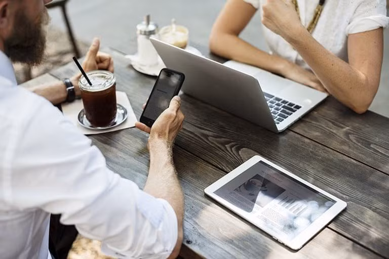 Theo một nghiên cứu do dự án Be Mobile thực hiện, phí sử dụng dịch vụ Internet ở Nga rẻ nhất thế giới. Ảnh: Flickr.