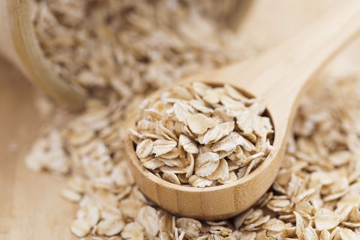 Chất xơ có trong bột yến mạch có tên là beta-glucan giúp bạch cầu tăng khả năng loại bỏ vi khuẩn có hại và nâng cao hệ miễn dịch giúp chống các loại bệnh tật. Ảnh: Dongvugroup.