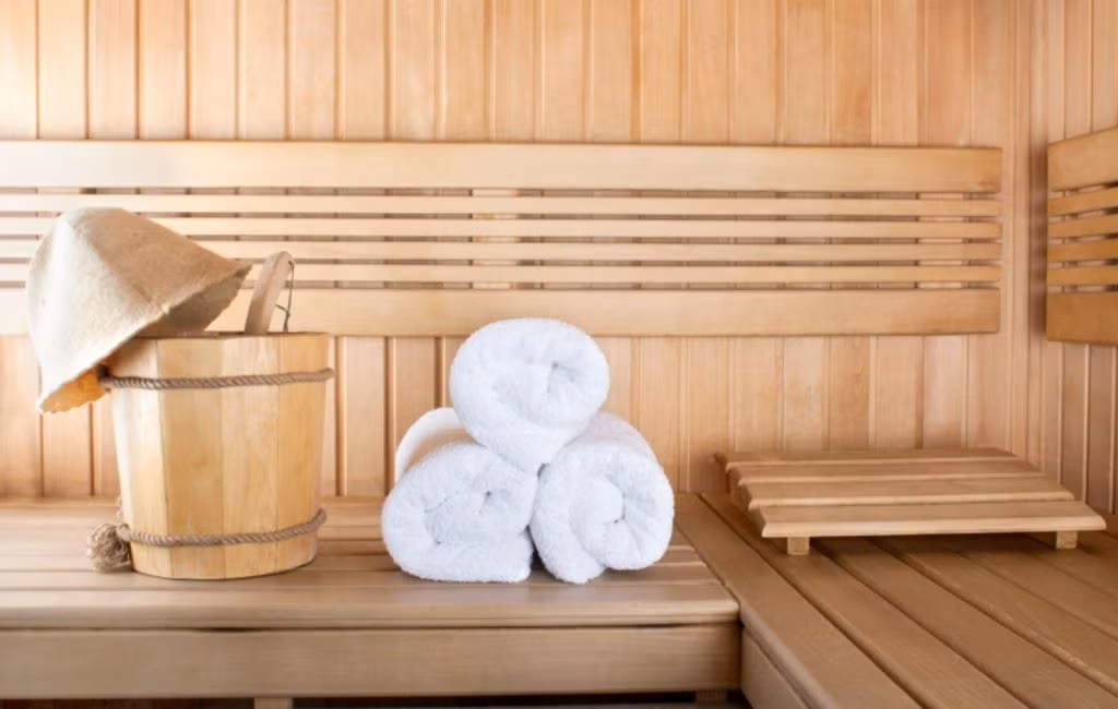 Vì vậy, trình tự đúng khi xông hơi đó là tắm, xông hơi nóng, lau khô người sau đó mới massage. (Nguồn Netdna-ssl)