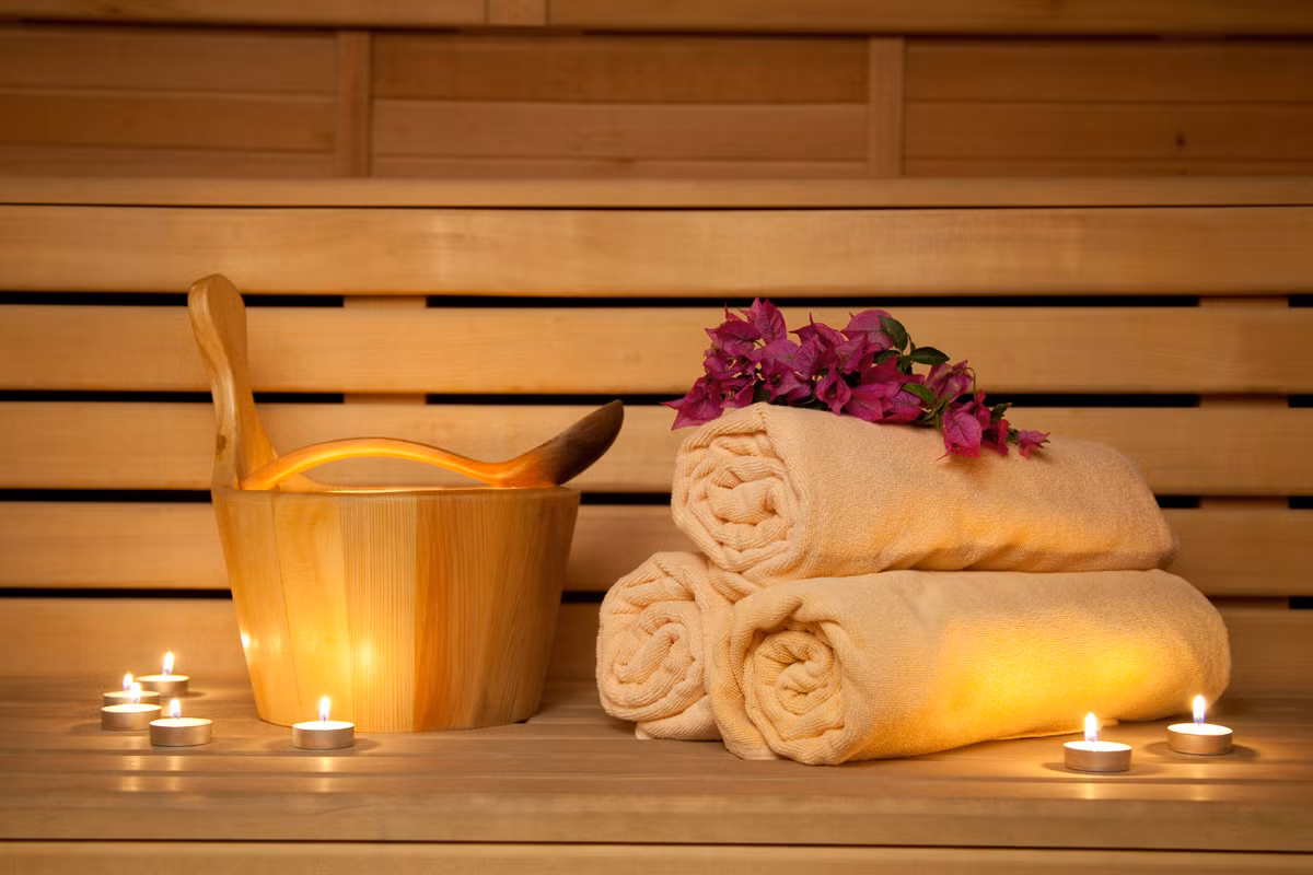 Các đấng mày râu còn hay đi xông hơi sau khi nhậu về vì nghĩ như thế sẽ làm giải rượu, khiến cơ thể tỉnh táo nhưng việc làm này cũng sai. (Nguồn Villanatali)