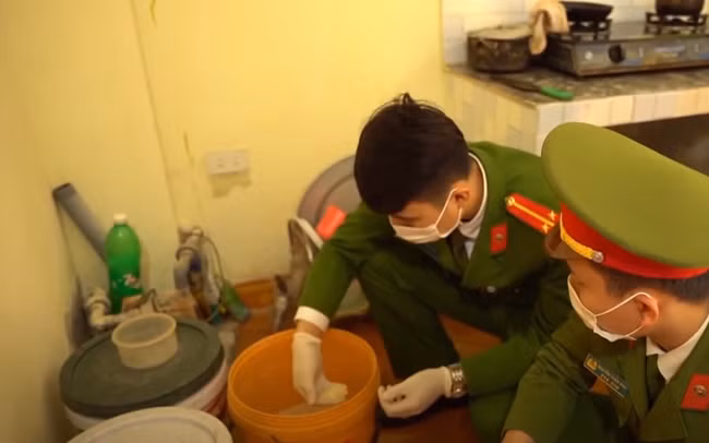 Hanh trinh pha an: Co chu xinh dep nhieu lan ha doc osin bang thach tin-Hinh-2