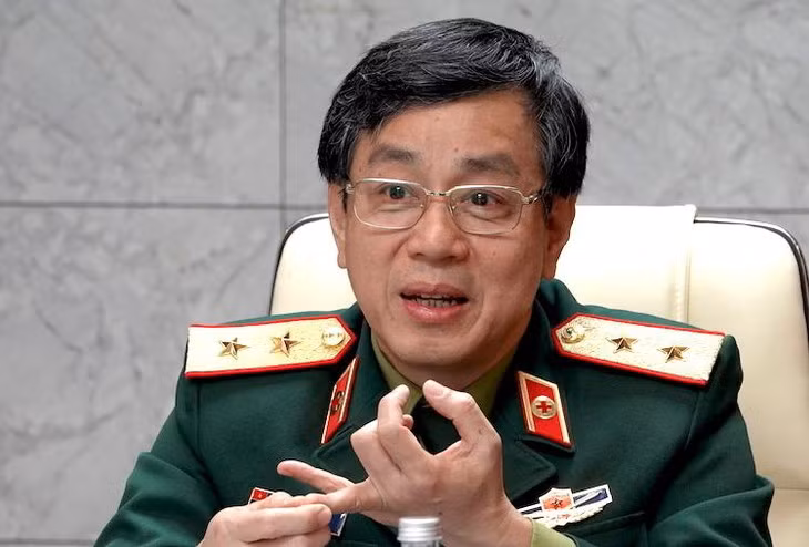 Theo đó, Ban Bí thư quyết định thi hành kỷ luật Trung tướng Đỗ Quyết bằng hình thức Cách chức tất cả các chức vụ trong Đảng nhiệm kỳ 2015-2020, 2020-2025. 