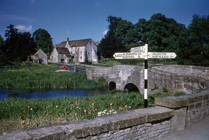 Khung cảnh ở làng Bilbury, hạt Gloucestershire. Ảnh: Hardwicke Knight.