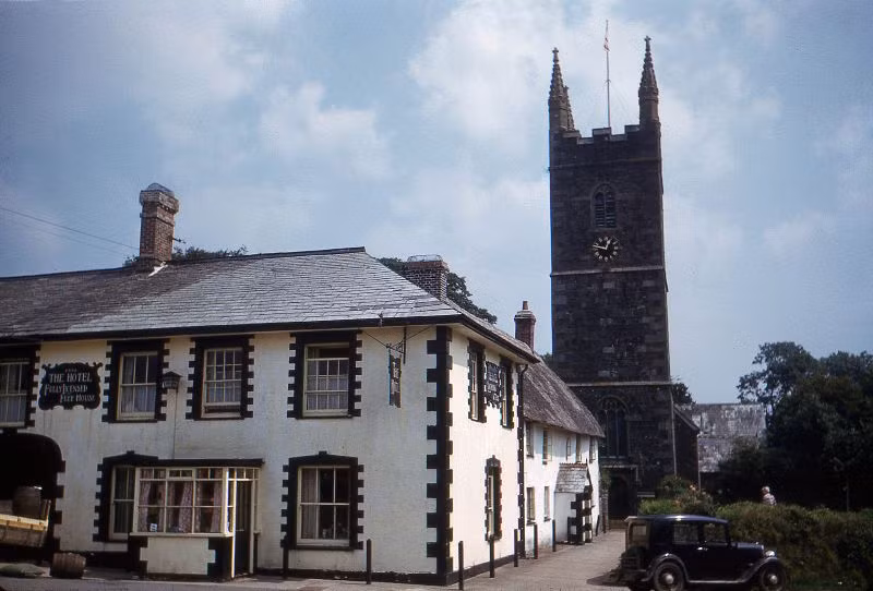 Nhà thờ của làng Broadworthy, hạt Devon. Ảnh: Hardwicke Knight.
