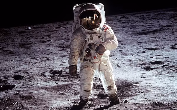 Chia sẻ về vấn đề này, Elon Musk cho biết: "Có vẻ như đã có quá nhiều đầu bếp tham gia nấu ăn. SpaceX có thể làm điều đó nếu cần".