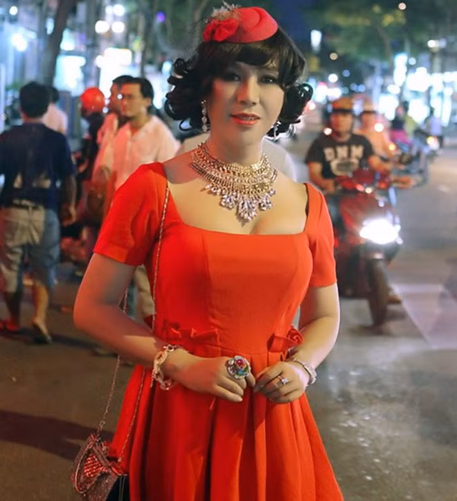 Long Nhat noi buoc Lam Khanh Chi phau thuat chuyen gioi: 
