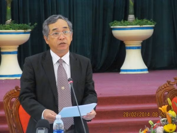Ông Nguyễn Văn Hùng - Bí thư Tỉnh ủy Kon Tum Ông Nguyễn Văn Hùng, sinh năm 1964, tại Quảng Nam, là tiến sỹ kinh tế, cử nhân lý luận chính trị.