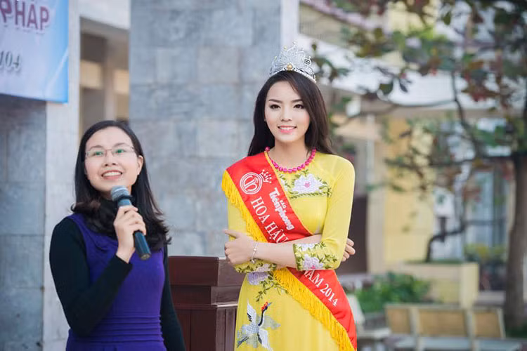 Với gương mặt bầu bĩnh, Kỳ Duyên có vẻ đẹp phúc hậu.