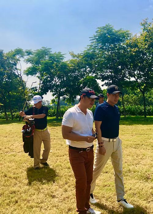 Mỗi khi lộ diện sau khi sửa dung nhan, Việt Anh đều nhận được sự chú ý.