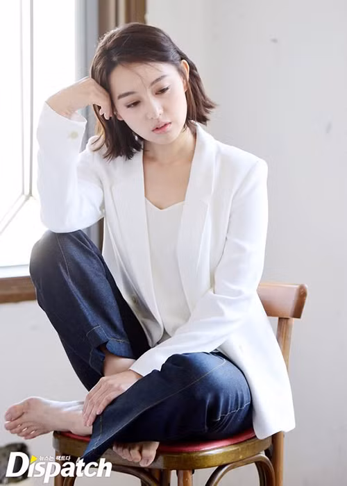 Nhờ phim "Hậu duệ mặt trời", danh tiếng của cô được nâng lên một tầm cao mới.