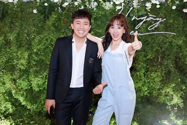 Cho đến trước khi kết hôn, cuộc tình của Trấn Thành - Hari Won không được dư luận ủng hộ bởi nghi vấn dựa vào nhau để cùng nổi tiếng.