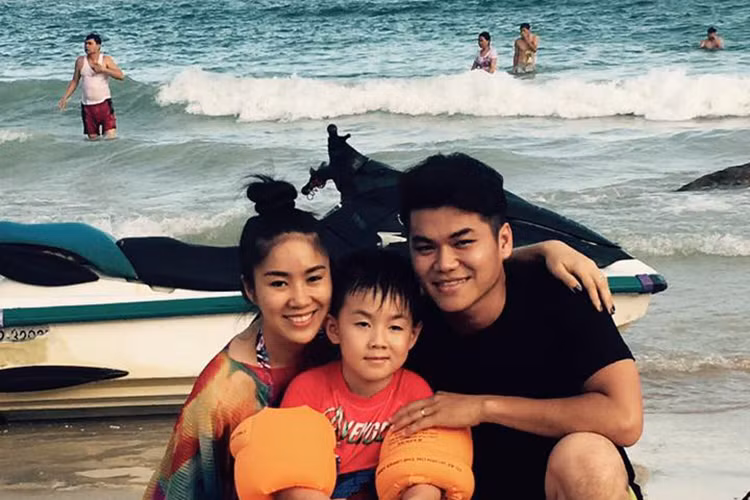 Tổ ấm của Lê Phương và Trung Kiên thêm viên mãn khi con gái của cặp đôi chào đời. Hiện tại, đông đảo đông nghiệp gửi lời chúc mừng Lê Phương mẹ tròn con vuông.