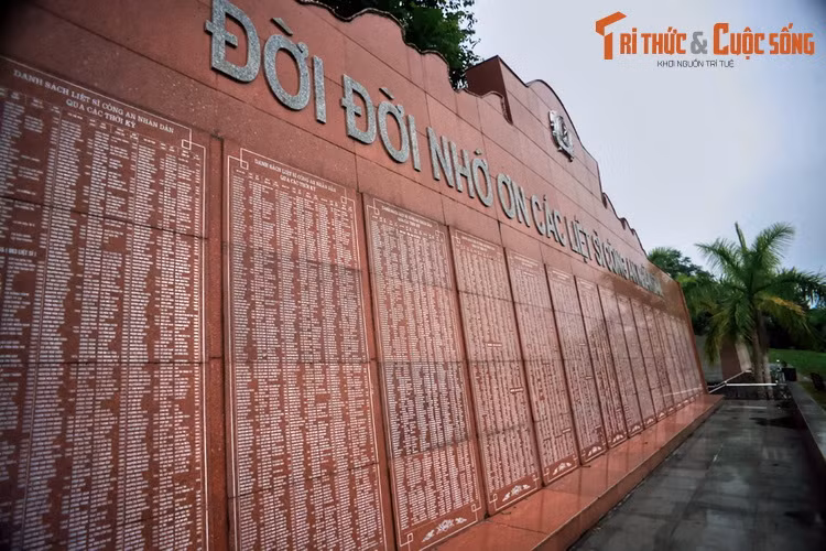 Công trình khánh thành ngày 15/8/2000, trước thềm kỷ niệm 55 năm Ngày truyền thống Công an Nhân dân Việt Nam. Các điểm di tích gốc gắn liền với Nha Công an Trung ương 1947-1950 đã được phục hồi, như Hội trường; Văn phòng; Ty Chính trị; Ty Tuyên - Nghiên - Huấn; Ty Trật tự - Tư pháp; Ty Tình báo; Nhà in báo; Nhà hậu cần...
