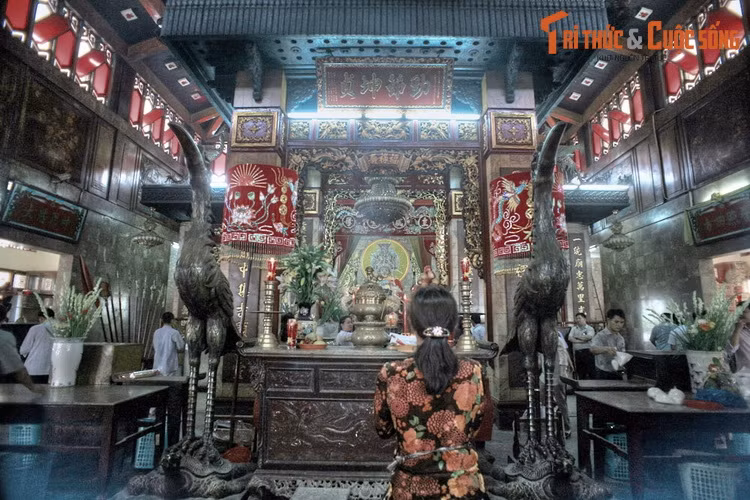 Ngày nay bức tượng trong truyền thuyết vẫn an vị trong điện thờ của miếu Bà Chúa Xứ. Lễ Vía Bà được tổ chức trang trọng từ ngày 23-27 tháng 4 Âm lịch hàng năm, là một trong những lễ hội lớn nhất Nam Bộ. (Bài có sử dụng tư liệu của Tạp chí Du lịch TP. HCM).