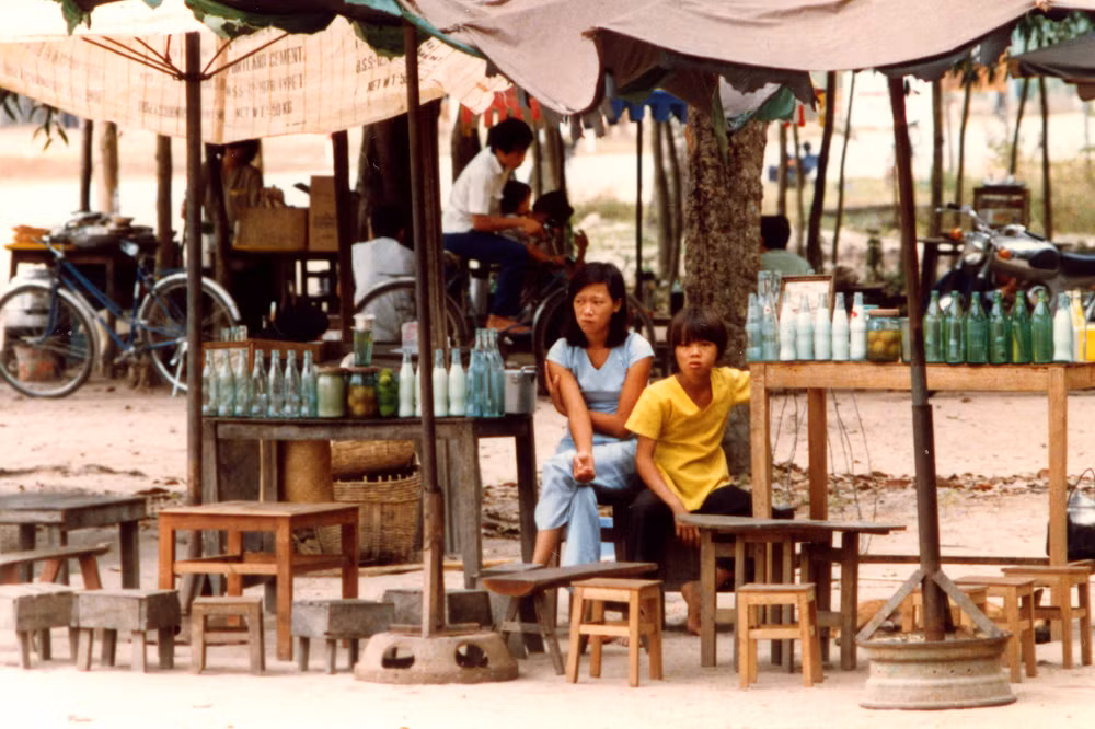 Quán giải khát ven quốc lộ.