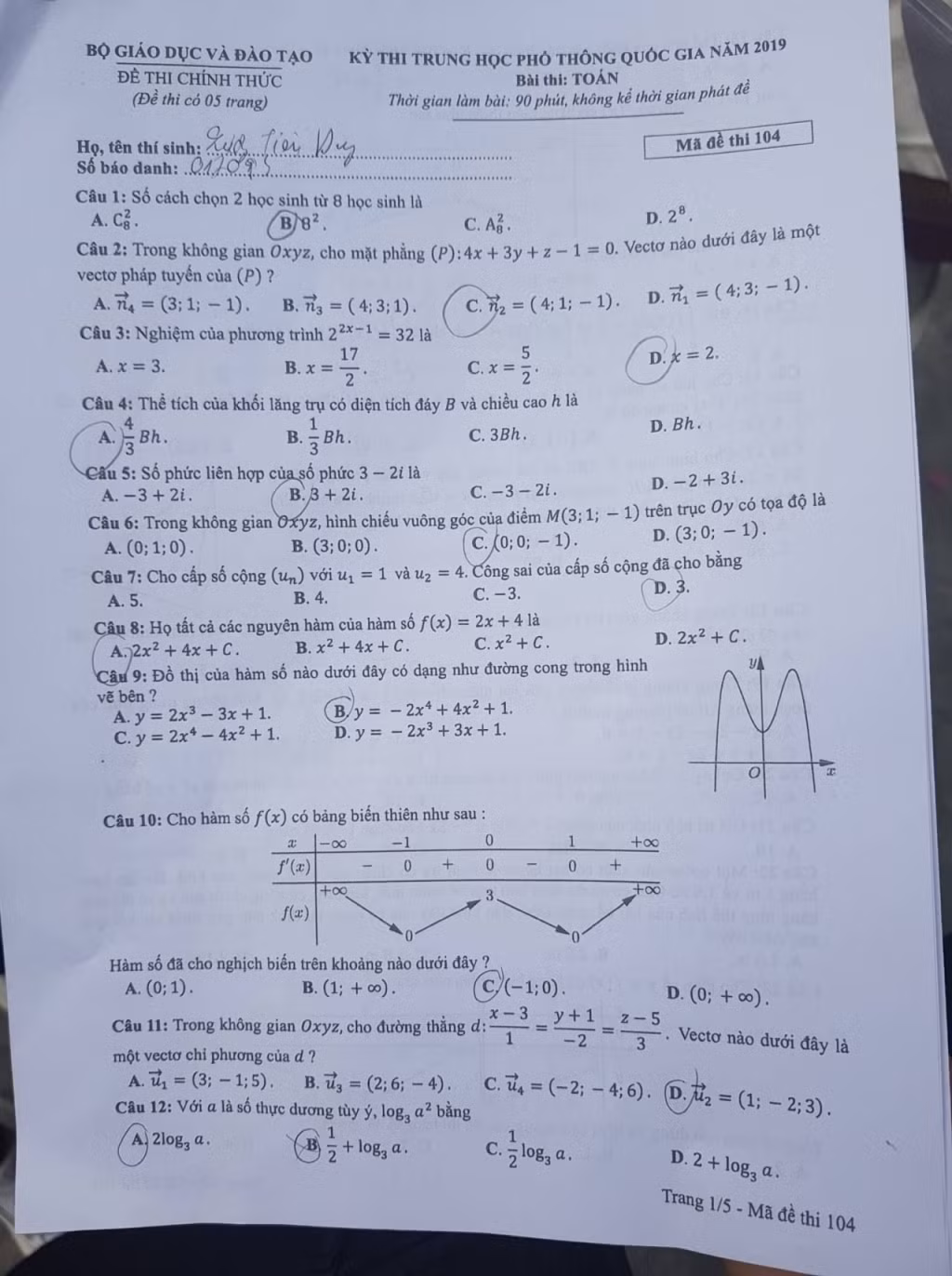 Đề thi Toán mã 104.