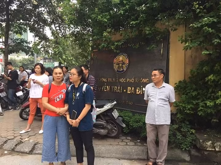 Hon 887.000 thi Ngu Van THPT de thi: Ai da dat ten cho dong song-Hinh-13