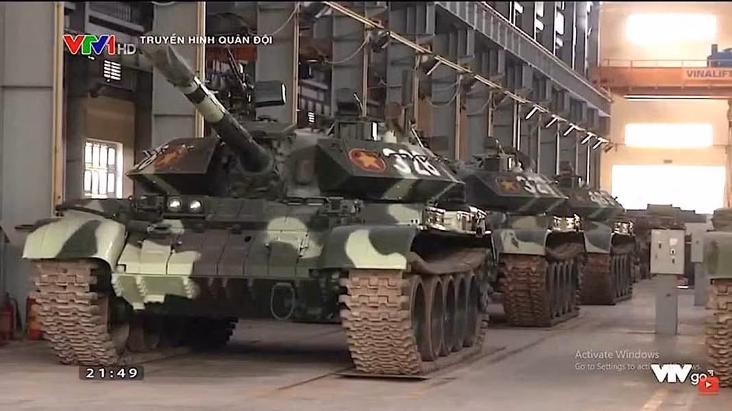 Một minh chứng là trong số 1.400 xe tăng hiện có, phần lớn vẫn là T-54/55 và T-62, và đôi khi ngay cả những khẩu pháo tự hành chống tăng SU-100 cổ xưa từ Thế chiến thứ hai cũng "bừng sáng" trong các cuộc diễn tập phòng thủ bờ biển.