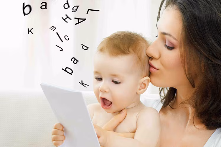 Bé có vốn từ vựng đặc biệt giàu có so với độ tuổi của mình.