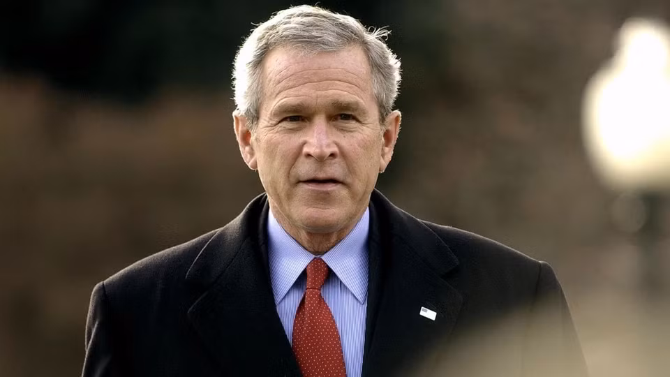 Cựu Tổng thống George W. Bush yêu thích bữa sáng truyền thống của Mexico có tên gọi là huevos ranchero. Món này gồm trứng chiên, bánh bột ngô và các loại rau. Một số công thức biến tấu có thêm trái bơ, xúc xích, thịt heo.