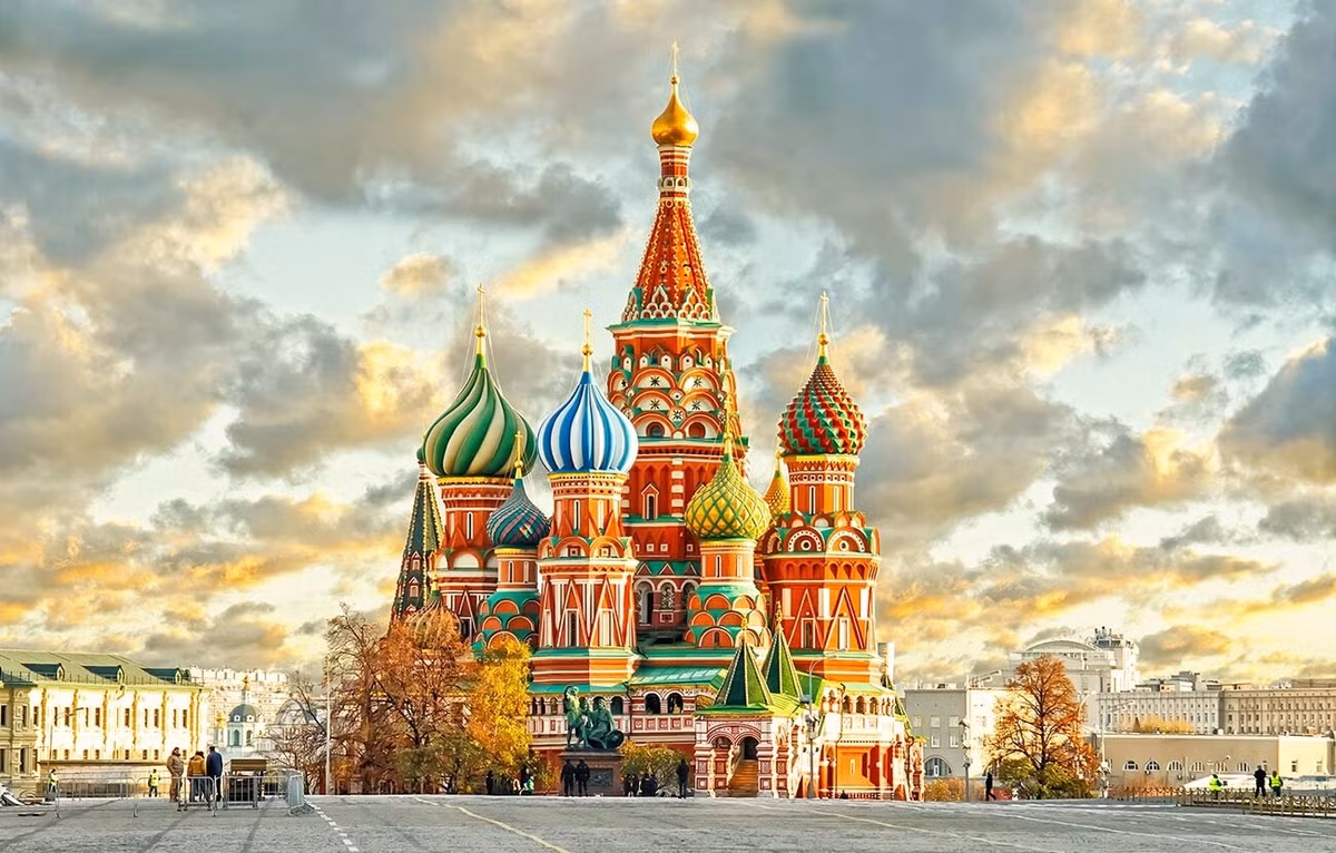 Ngày nay, Nhà thờ Thánh Basil là một trong những tòa nhà nổi tiếng và dễ nhận biết nhất ở Moscow và toàn nước Nga. Cho đến nay, nơi này là địa điểm phổ biến nhất đối với khách du lịch.