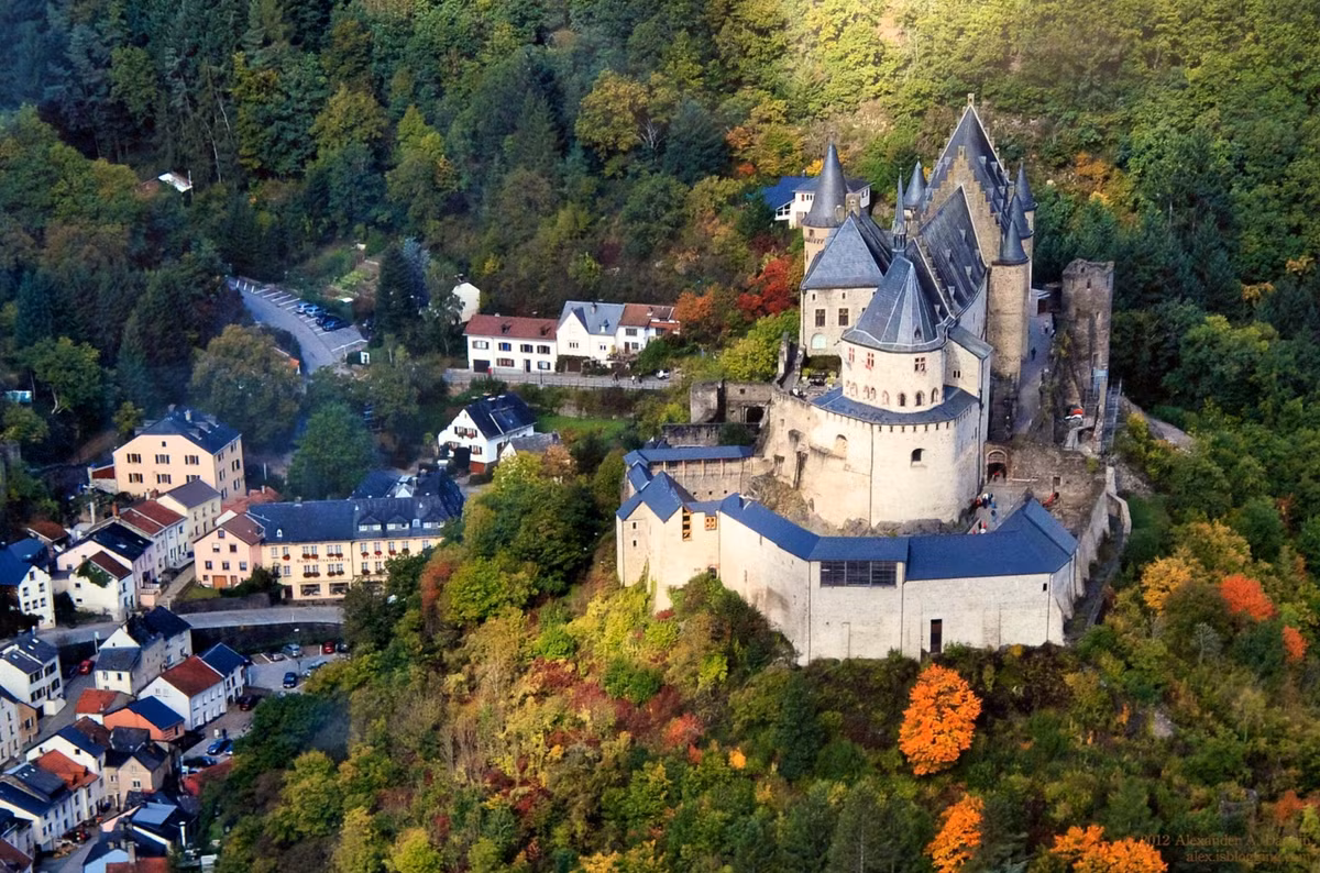 Luxembourg, một quốc gia ở Tây Âu được biết đến với mức thu nhập cao và tỷ lệ thất nghiệp thấp, là quốc gia giàu nhất thế giới năm 2022.