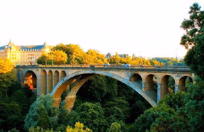 Luxembourg là Đại công quốc duy nhất trên thế giới. Điều đó có nghĩa là đất nước được cai trị bởi Đại công tước.