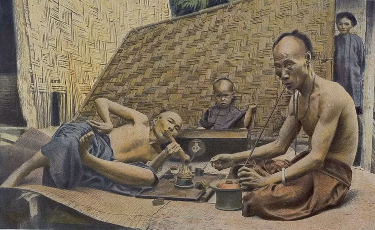 Những người đàn ông hút thuốc phiện ở Hòn Gai.