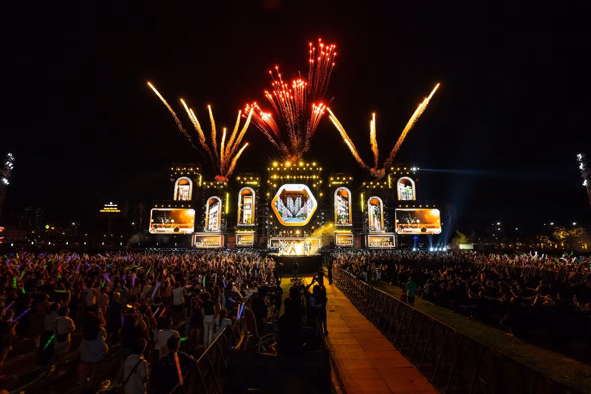 “Be the Celebration” – Chot lich den ngay le hoi don nam moi 2025 tai Trung tam moi-Hinh-6