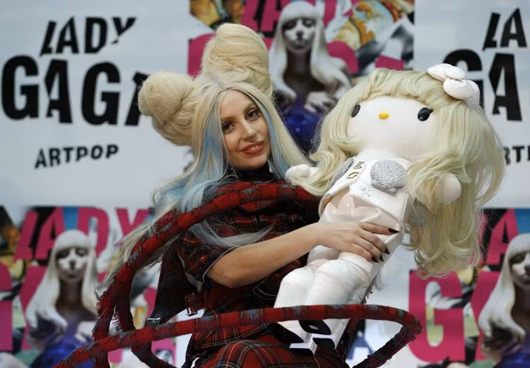 Lady Gaga, một trong số nhiều người nổi tiếng là fan của Hello Kitty. Ảnh: International Business Times.