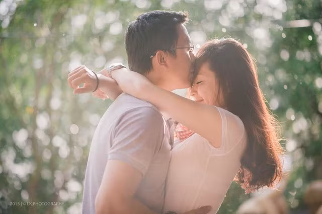 Bộ ảnh vừa là kỷ niệm đẹp, vừa là dấu mốc để cặp đôi mê phượt chuẩn bị cho việc tiến sâu hơn trong quan hệ của mình. Ảnh: Quang Dũng | LK Photography.