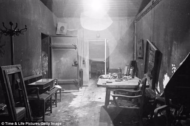 Căn phòng ở hầm Fuhrerbunker tại trung tâm Berlin là nơi Hitler chỉ đạo những chiến dịch quân sự ngày càng thất thế của quân đội Đức Quốc xã.