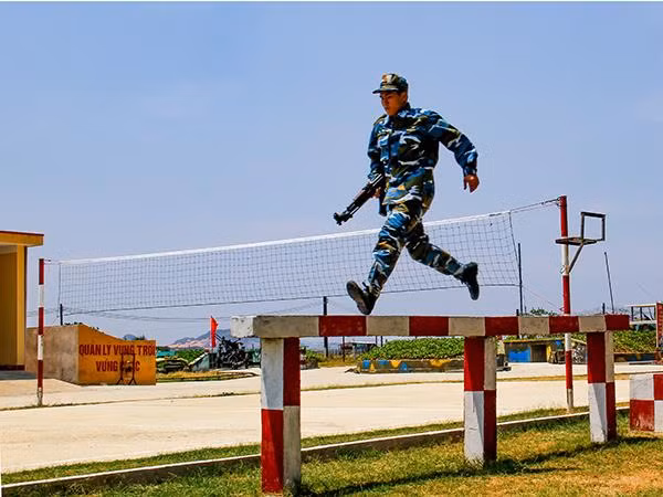 Huấn luyện vượt vật cản K91.