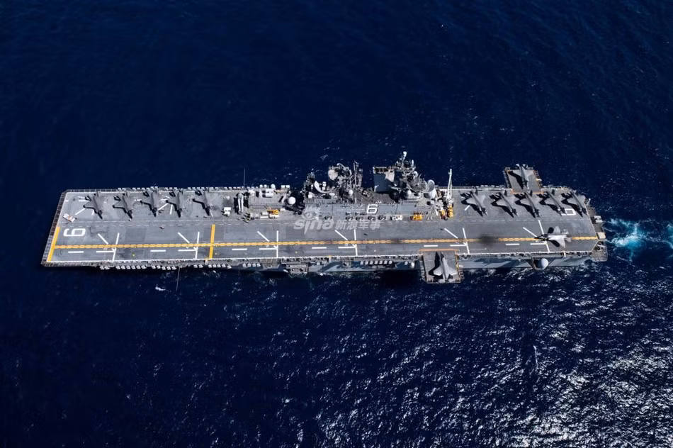 Trong cuộc tập trận tại Biển Đông lần này, tàu đổ bộ tấn công LHA-6 America đã được sử dụng với vai trò như một tàu sân bay hạng nhẹ thay vì chức năng truyền thống.