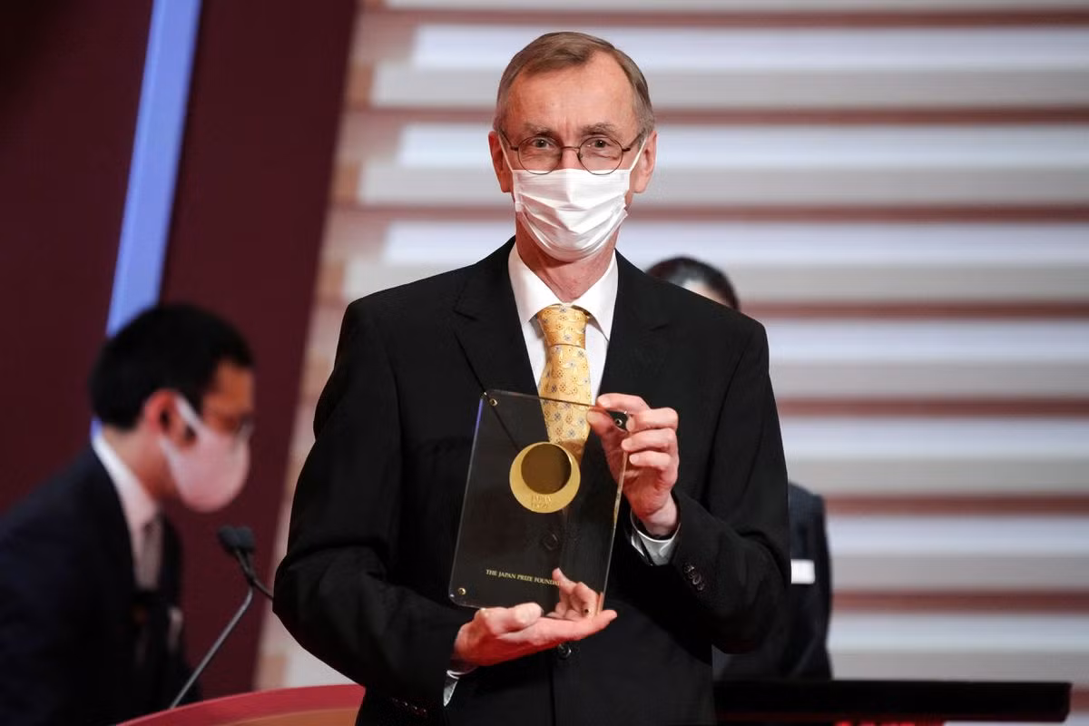 Chan dung nha di truyen hoc Thuy Dien doat giai Nobel Y Sinh 2022-Hinh-3