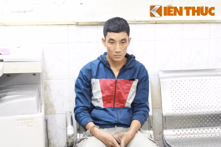 Tối 27/9, Trung tá Lê Đức Thuận, Trưởng Công an phường Bến Nghé, quận 1, TP HCM cho biết đang làm rõ hành vi đột nhập vào Nhà thờ Đức Bà của đối tượng Nguyễn Văn Hiến (ảnh, 32 tuổi, quê tỉnh Nam Định).