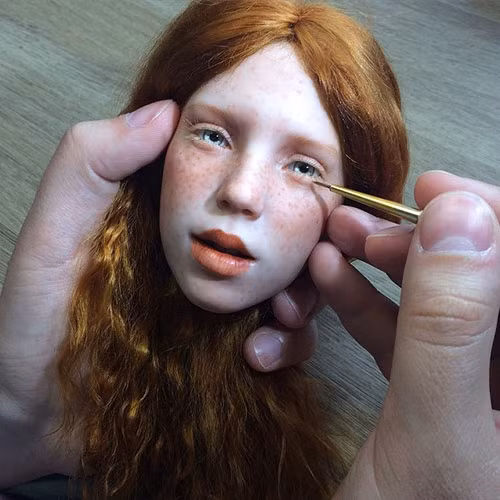 Búp bê của Michael đã từng được trình diễn tại Nga và nhận được nhiều lời khen ngợi.