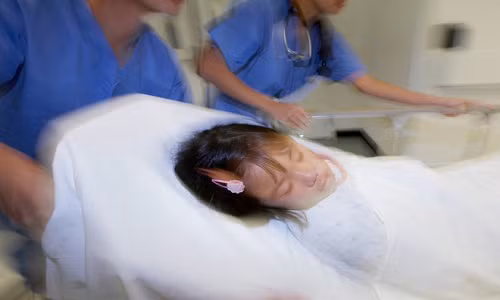 Một trẻ tử vong, 4 trẻ nhập viện cấp cứu vì viêm não Mot tre tu vong, 4 tre nhap vien cap cuu vi viem nao