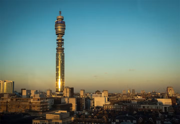 Tháp British Telecom, Anh: Kể từ khi một vụ nổ xảy ra bên trong tháp, nhà hàng và đài quan sát đã đóng cửa không tiếp khách du lịch. Khi tháp tổ chức các sự kiện từ thiện, một số người may mắn sẽ có cơ hội để ngắm London từ trên tháp.