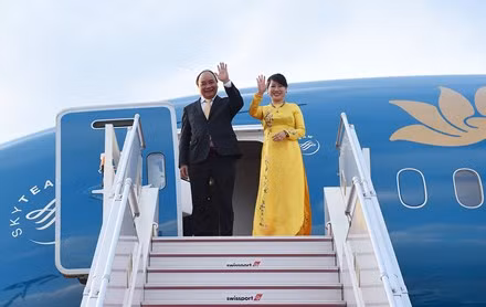 Tuần qua, một sự kiện được dư luận quan tâm đó là chuyến sang thăm Nhật Bản của Thủ tướng Nguyễn Xuân Phúc. Nhận lời mời của Thủ tướng Nhật Bản Shinzo Abe, Thủ tướng Nguyễn Xuân Phúc cùng Phu nhân thăm chính thức Nhật Bản và tham dự Hội nghị Tương lai châu Á lần thứ 23 tại Tokyo từ ngày 4 - 8/6. Ảnh: VGP/Quang Hiếu