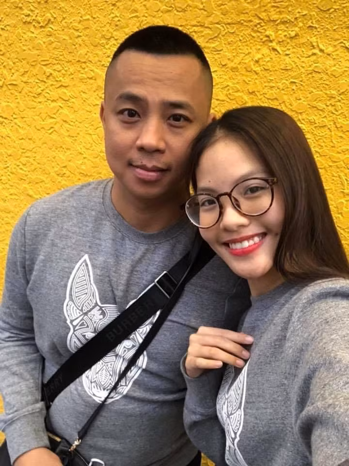 Bà xã của Chí Anh tên là Khánh Linh sinh năm 1998, là cựu học sinh trường THPT Việt Đức, Hà Nội. Chí Anh từng chia sẻ, anh yêu vợ từ cái nhìn đầu tiên nhưng đã bị Khánh Linh "phũ", chặn mọi cách liên lạc. Sau 6 tháng "cưa cẩm", nhờ sự thông minh và tài năng ăn nói của Chí Anh đã khiến Khánh Linh dần mở lòng.
