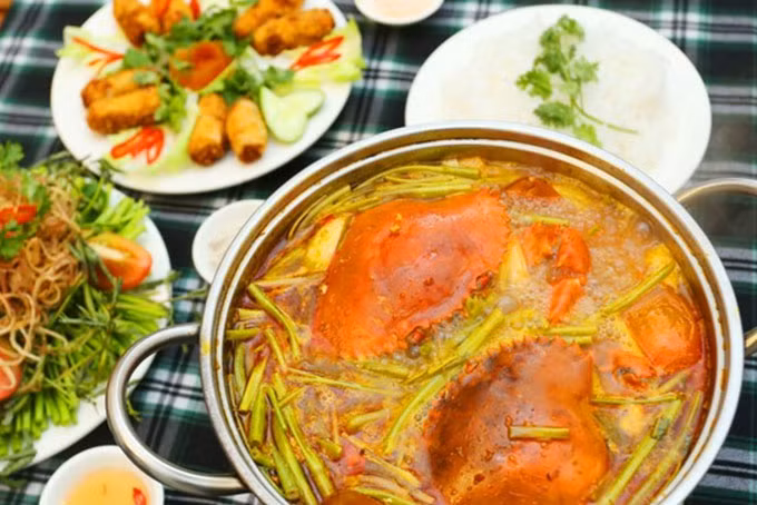 Lẩu cua đất Mũi cùng là lựa chọn thông minh nếu bạn muốn ăn cua Cà Mau tươi ngon chuẩn vị nhất. Ảnh: Tạp chí ẩm thực.