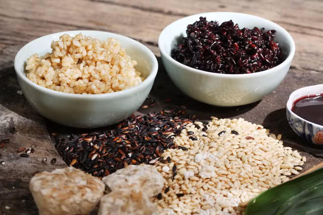 Cả hai loại rượu nếp này đều có công dụng hỗ trợ và kích thích hệ tiêu hóa hoạt động tốt hơn. Nó được dùng cho cả người lớn và trẻ nhỏ. Ảnh: Sức khỏe đời sống.