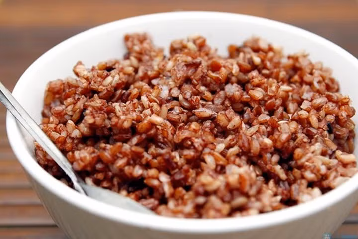 Gạo lứt có nhiều chất tốt cho sức khỏe.