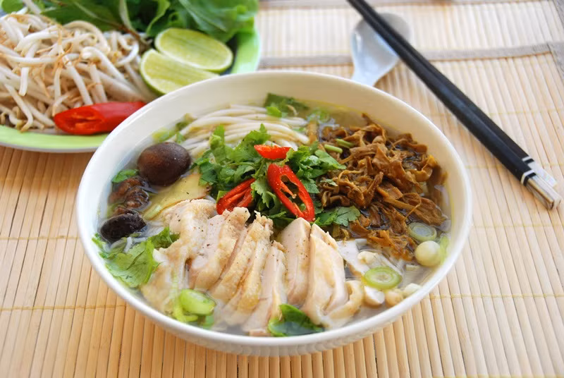 Cuối cùng trong bài viết này chúng tôi muốn nhắc đến món miến nấu măng ngan ngon tuyệt. Ảnh: Baophunu.