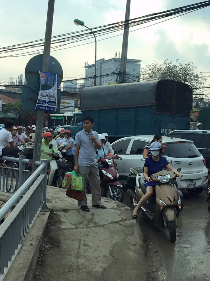 Phố Định Công.